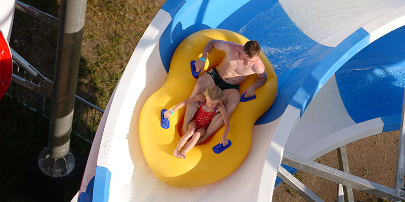 Toboggan aquatique sensationnel en forme de trou noir pour parcs aquatiques