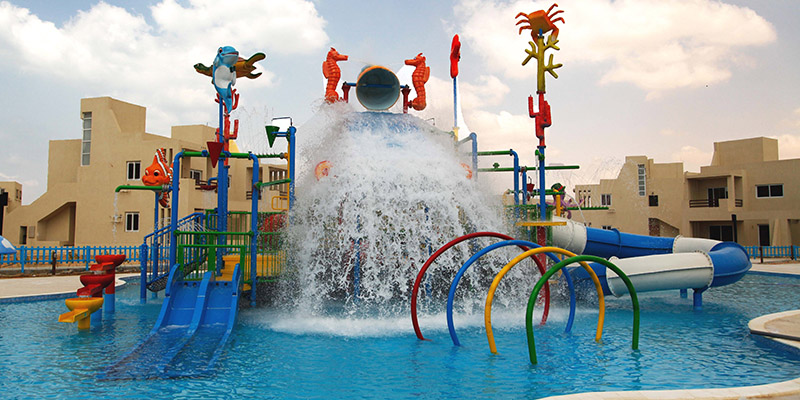 Tour de jeux d'eau interactive à plusieurs niveaux pour piscines d'hôtel