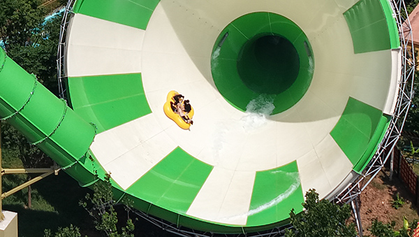 Toboggan Tornade pour grands parcs aquatiques