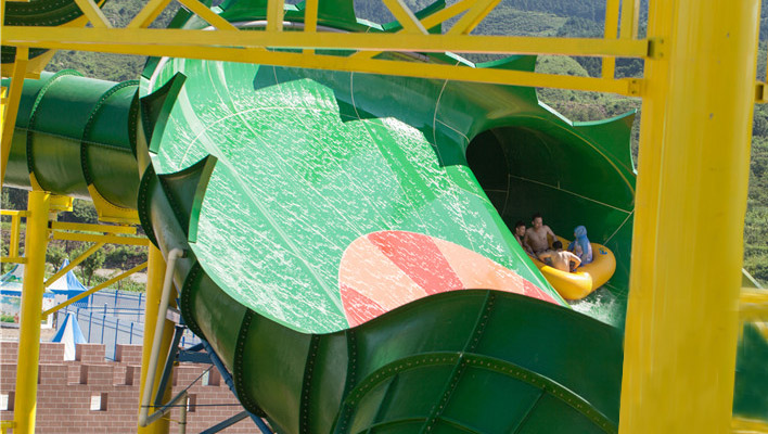 Toboggan aquatique géant Magicfish pour parc aquatique