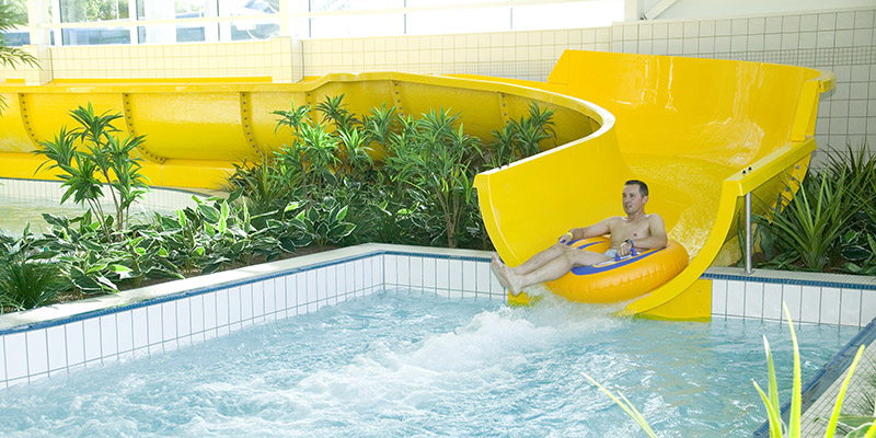 Toboggan aquatique à grande vitesse pour parcs aquatiques