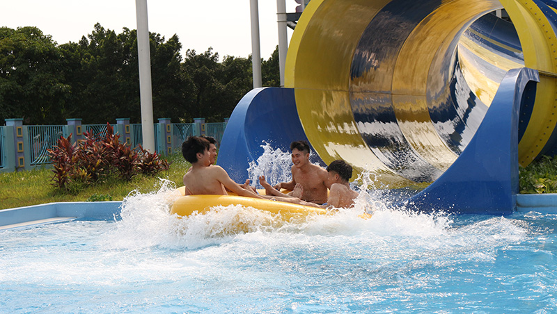 Tornado water slides