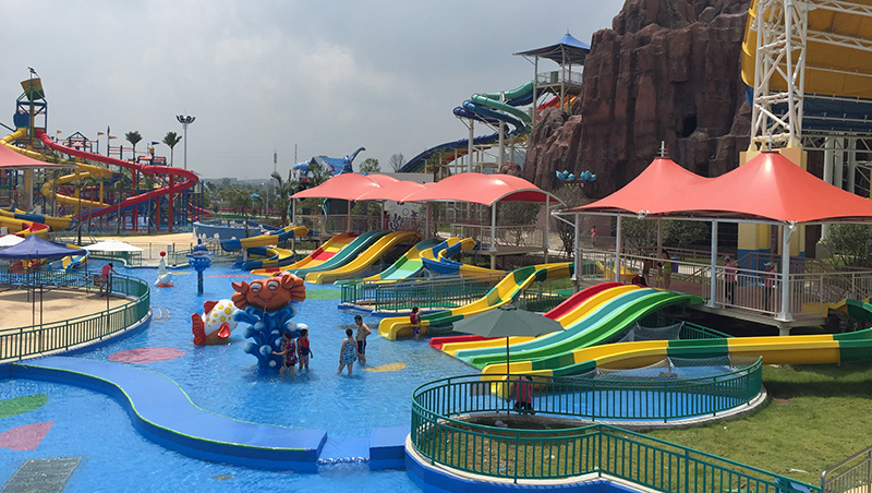 Toboggan tornade pour enfants dans les hôtels
