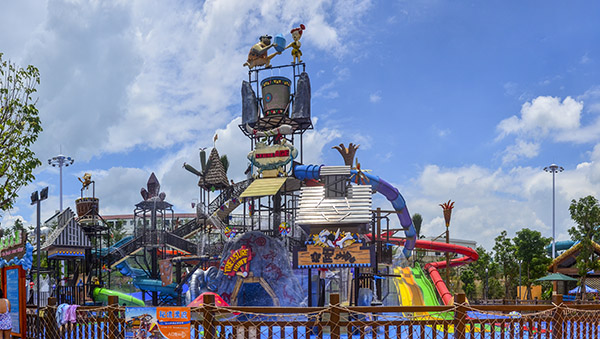 complex splash tower