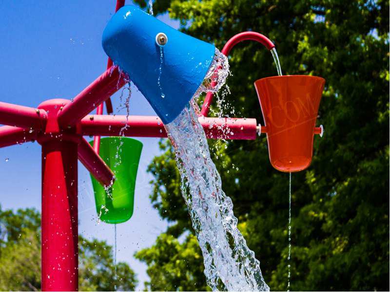 Comment un parc aquatique pour enfants attire-t-il des clients réguliers ?
