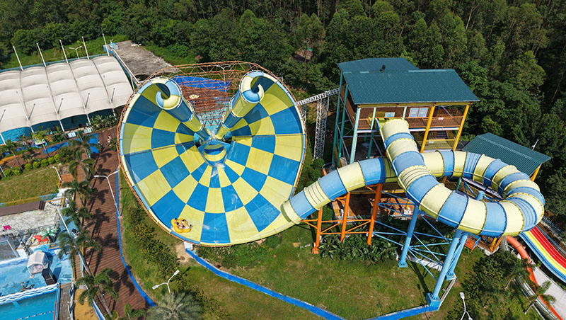 Toboggan Super Tornado pour grands parcs aquatiques