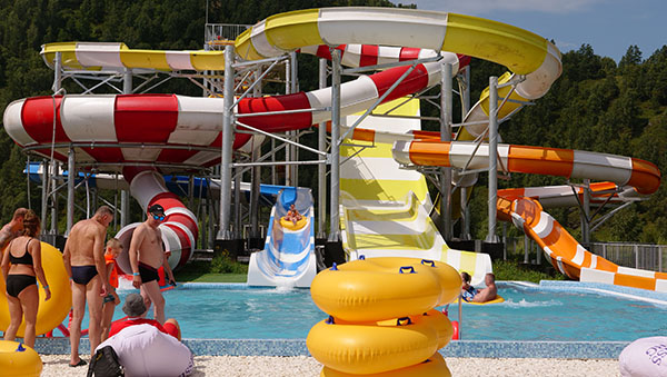 Water slides combination for aqua parks